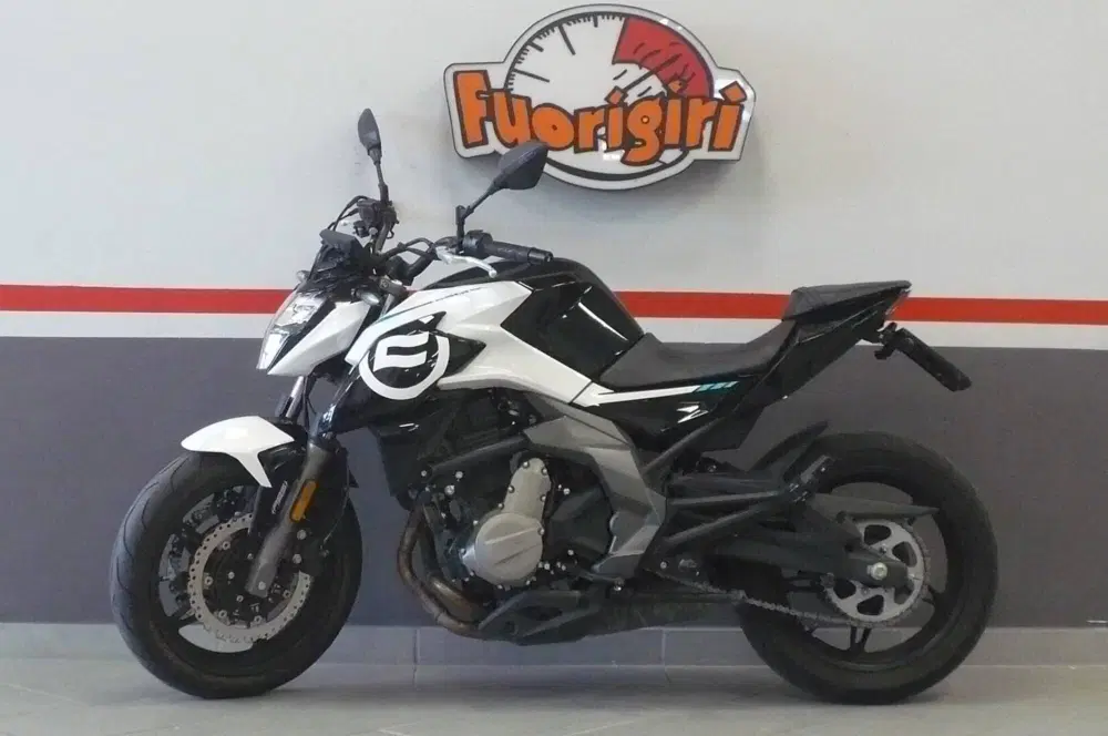 CFMOTO 650NK