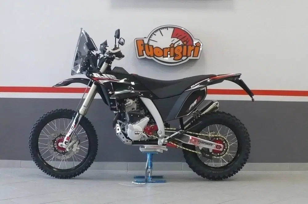 Foto AJP PR7 650 Adventure
