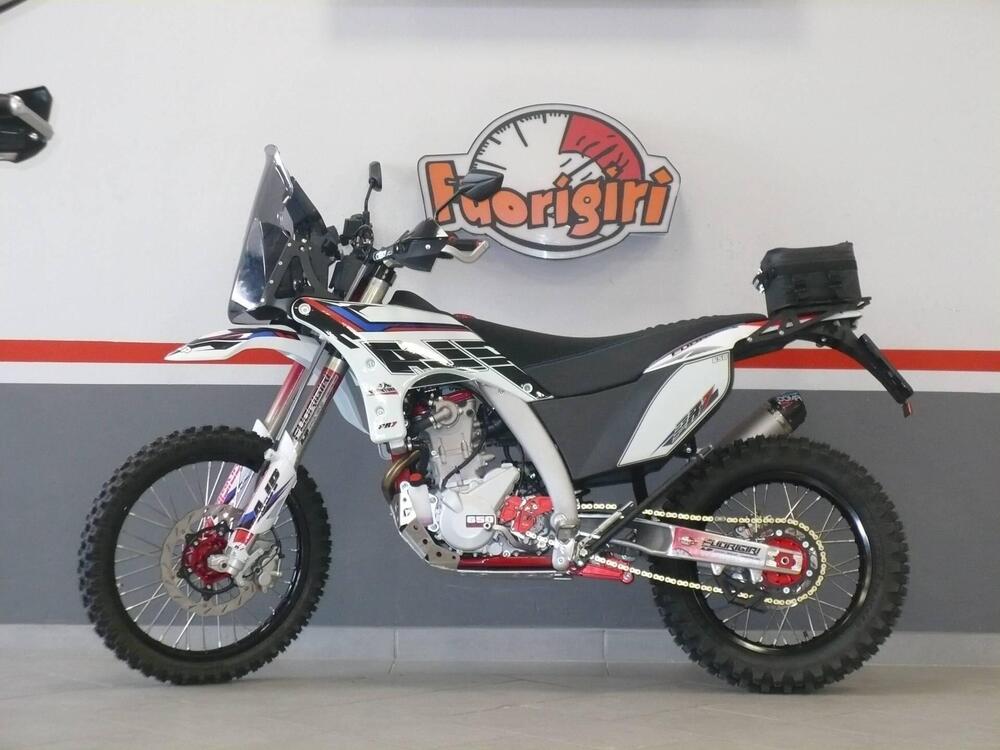 Foto AJP PR7 650 Adventure