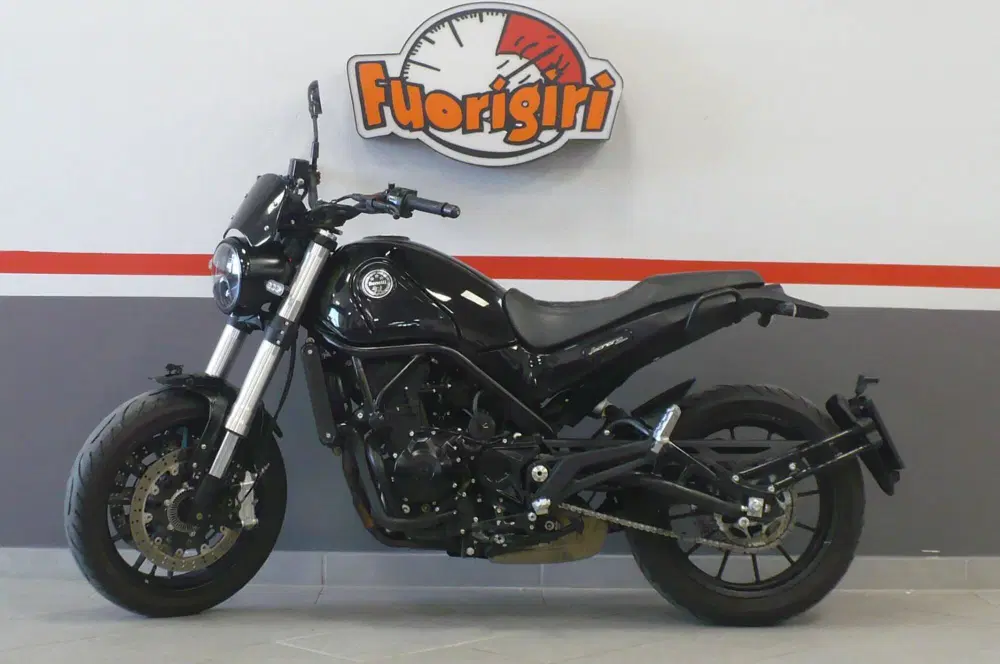 Foto Benelli Leoncino 500